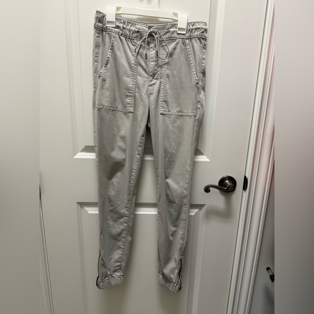 Grey American eagle jogger like pants